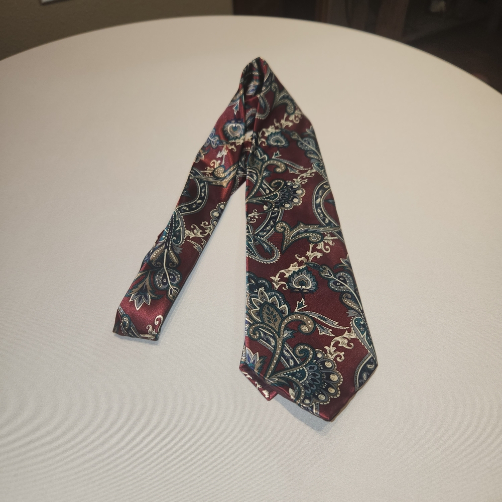 ⭐️Vintage Camden Court Paisley Tie Burgundy Traditional Business Grandpa